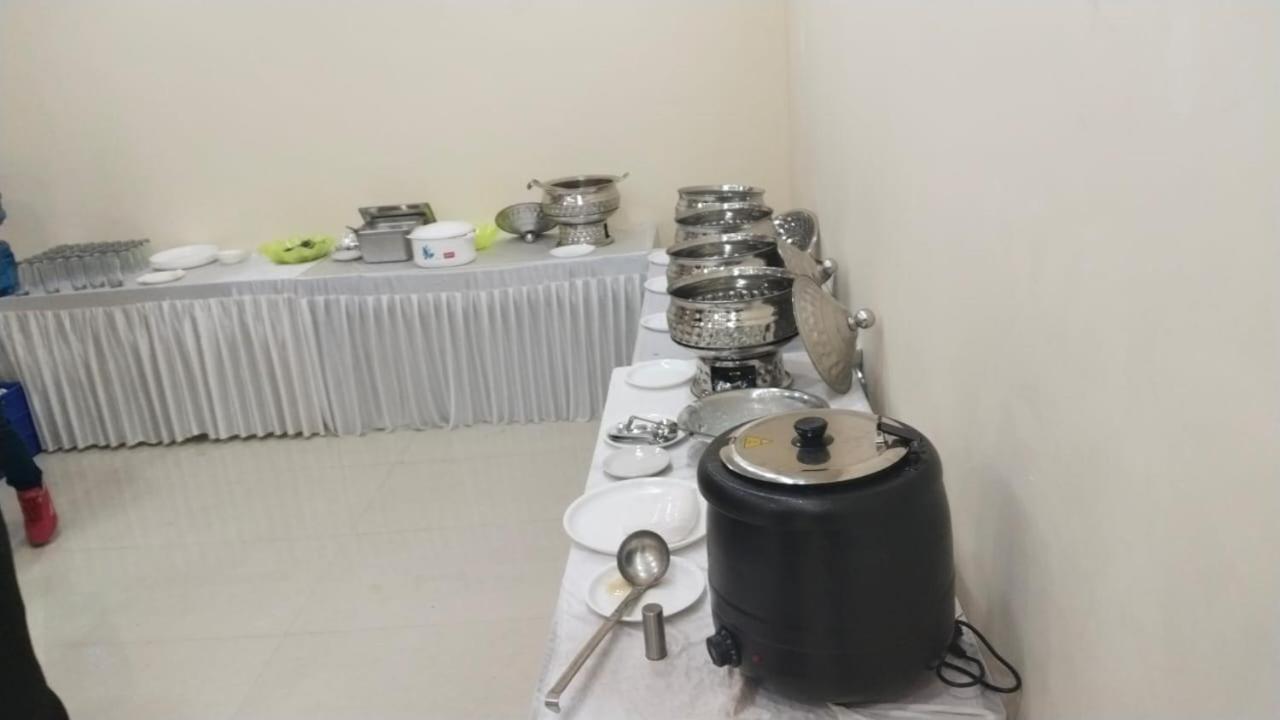 Shourya Hotel And Banquet Нойда Екстер'єр фото